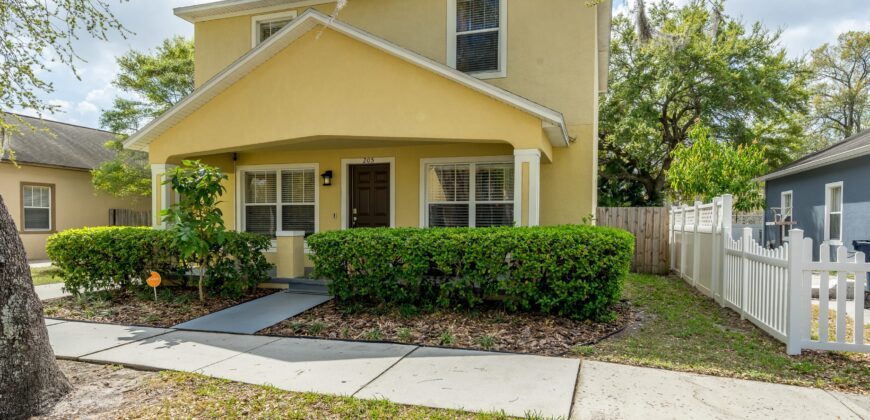 KMG “SEMINOLE MANOR” 4BD 3BA HOME NEAR DOWNTOWN